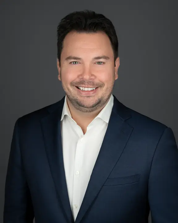 Headshot of Dylan Walter